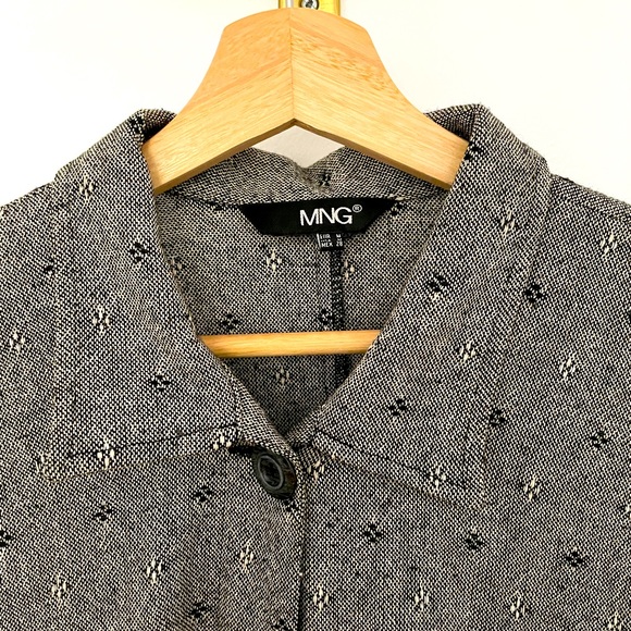 Cape coat - Picture 2 of 4